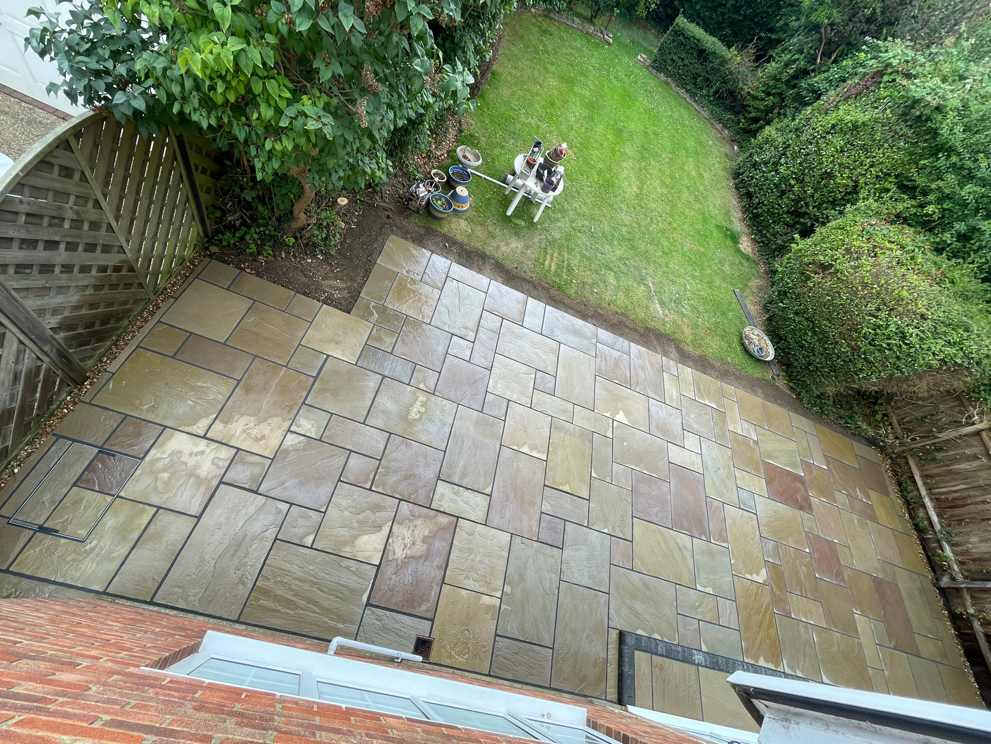 Raj Green riven Indian Sandstone - Mixed Sizes - 18mm