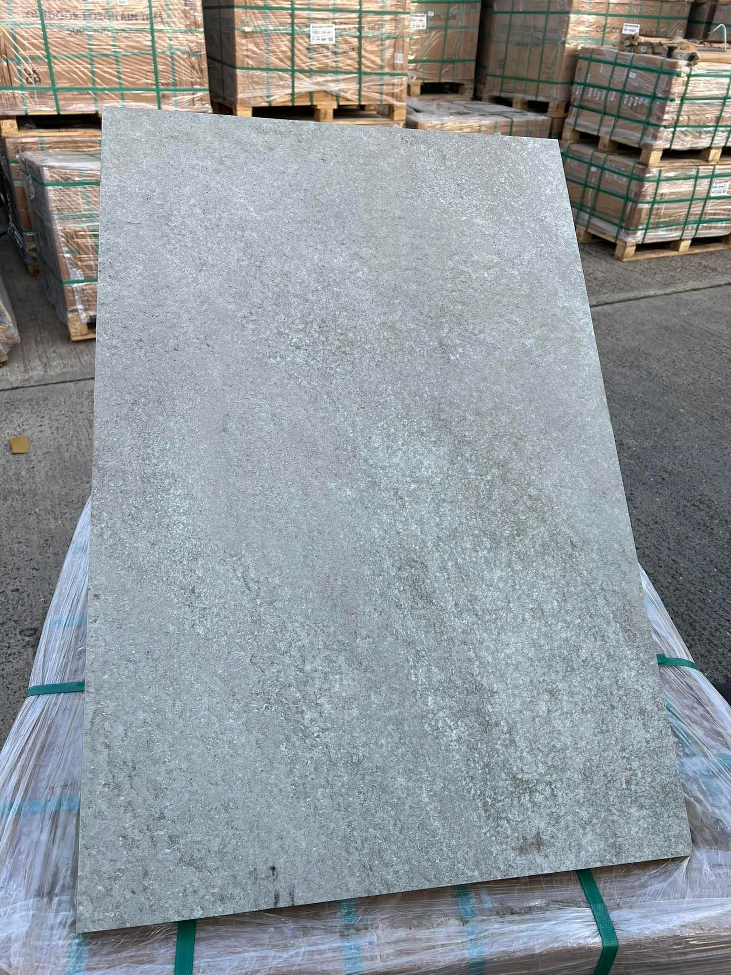     Hammer Stone Grey porcelain paving slabs 900x600x20mm