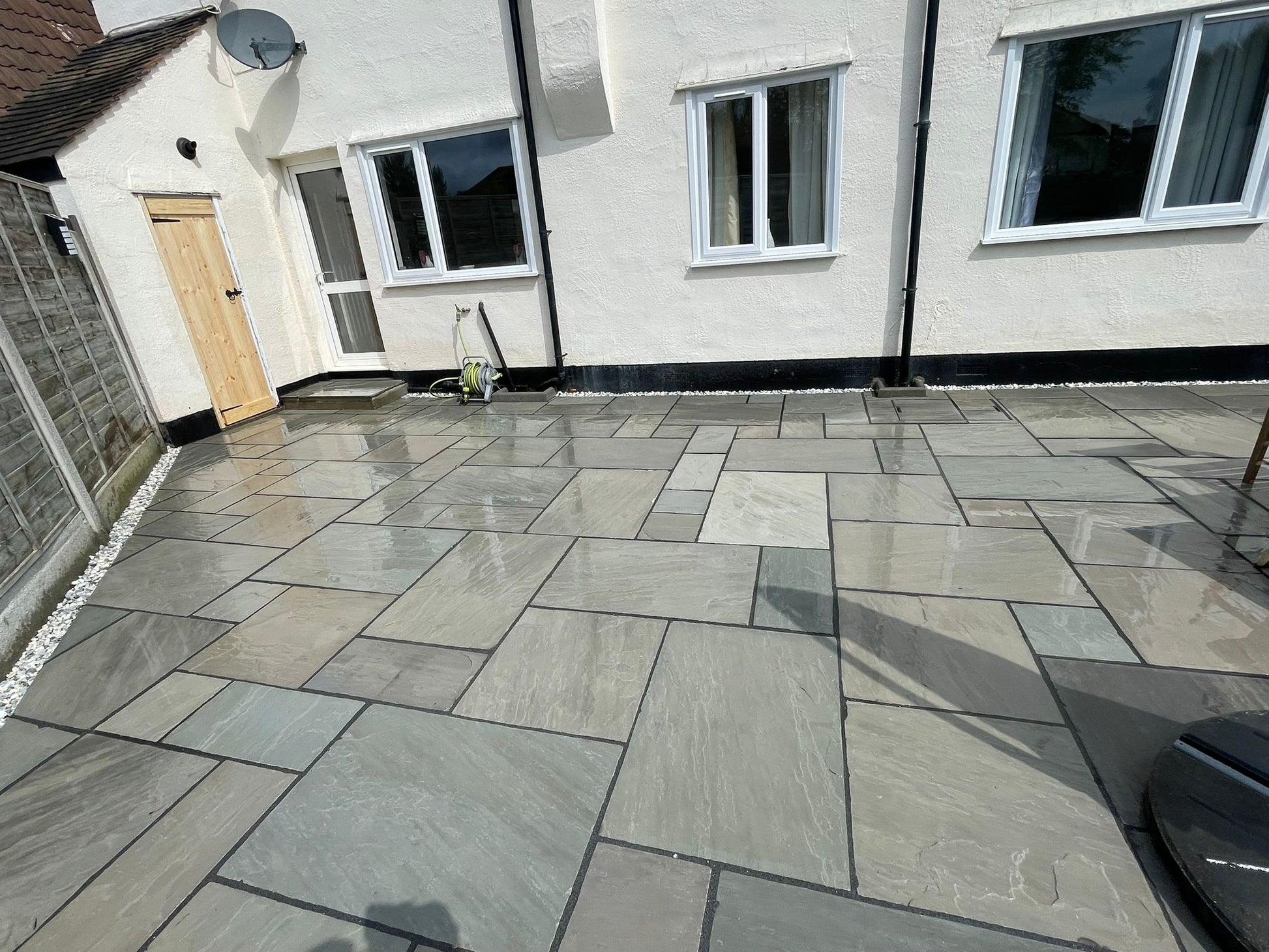 Kandla Grey Sandstone Paving Slabs Mixed Sizes 22mm Calibrated - Save & Pave